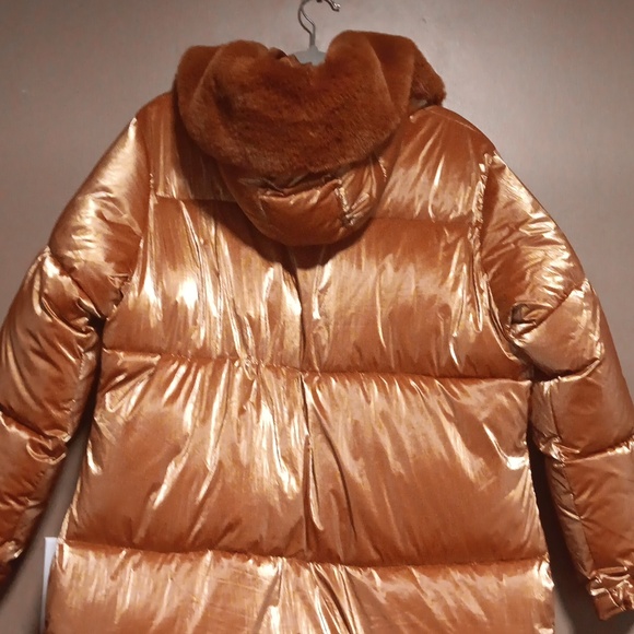 BOOHOO faux fir hoodie high shine long sleeve maxi puffer  jacket. Like new - Picture 4 of 9
